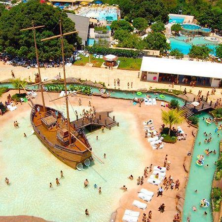 Spazzio Diroma Com Acesso Ao Acqua Park - Temporada Cn Adriele Caldas Novas Dış mekan fotoğraf